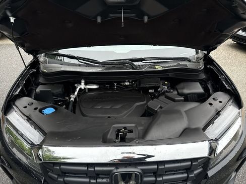 Used 2025 Honda Ridgeline RTL+ image 18