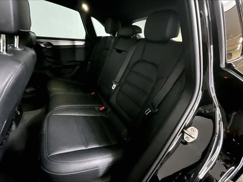 Used 2023 Porsche Macan Turbo image 18