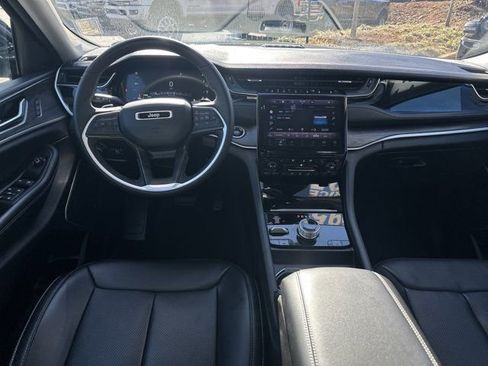 Used 2023 Jeep Grand Cherokee 30th Anniversary image 29