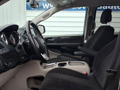 Used 2012 Dodge Grand Caravan SXT w/ Entertainment Group 1 image 8