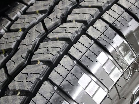 Used 2025 Toyota 4Runner TRD Off-Road image 12