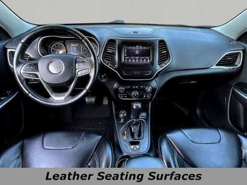 Used 2019 Jeep Cherokee Latitude Plus AWD/4WD image 7