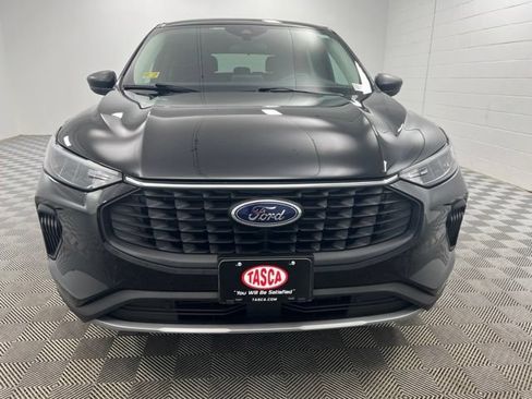 Used 2025 Ford Escape Active w/ Cold Weather Package AWD/4WD image 3