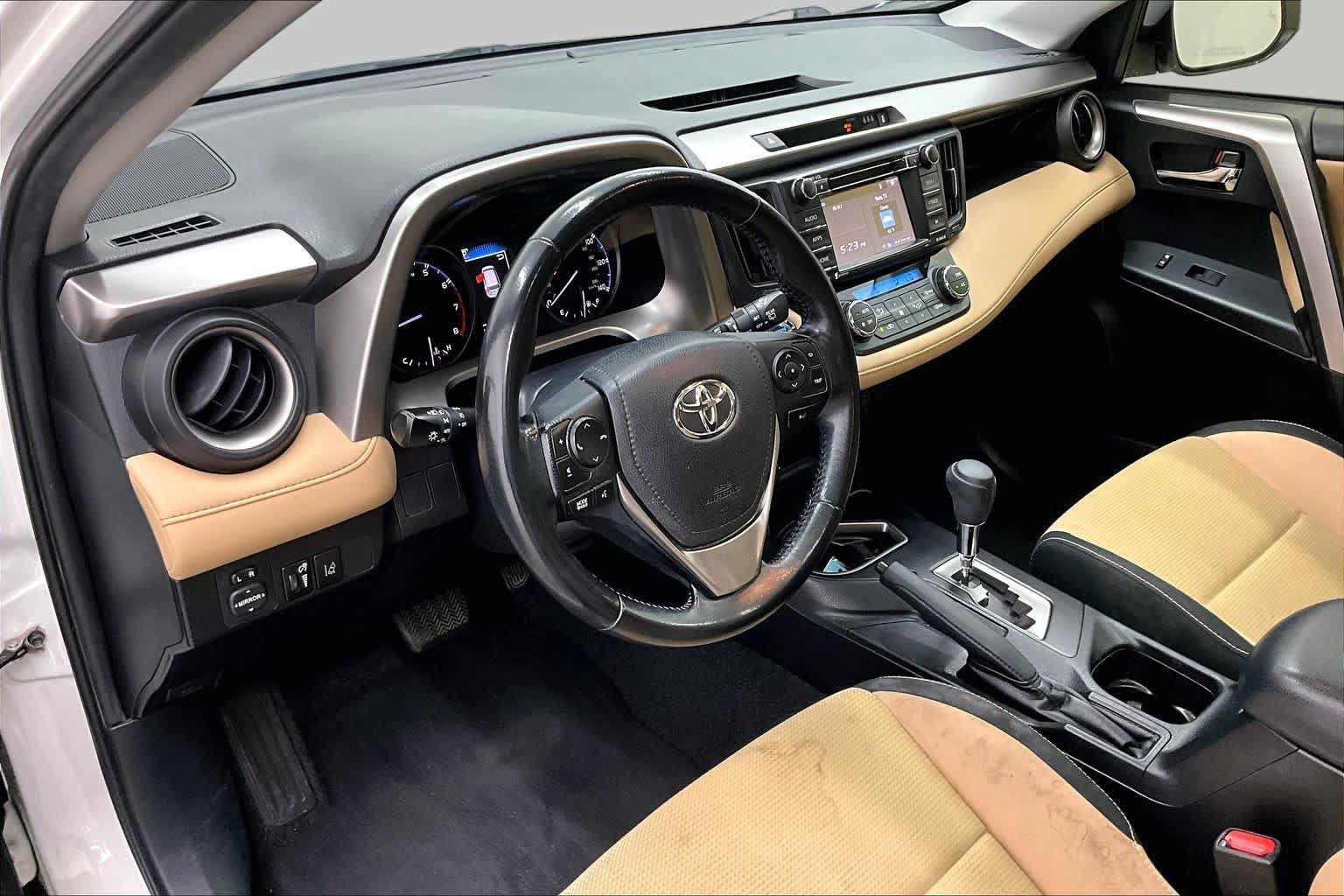 Used 2018 Toyota RAV4 XLE w/ Plus Extra Value Package FWD image 17