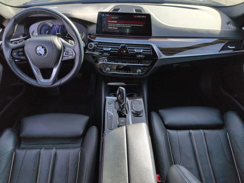 Used 2019 BMW 530e w/ Convenience Package image 29