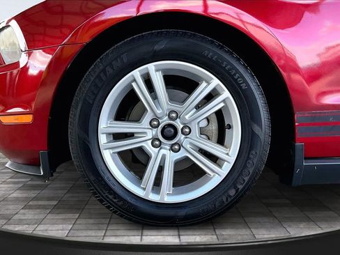 Used 2010 Ford Mustang image 27