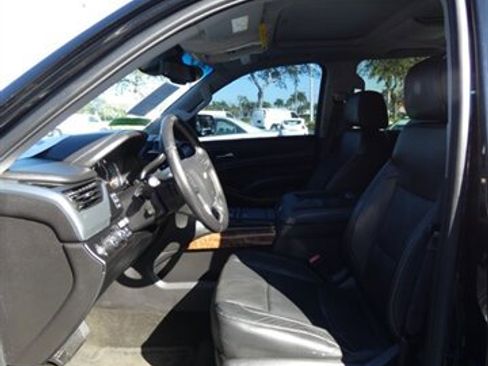 Used 2015 Chevrolet Suburban LTZ image 40