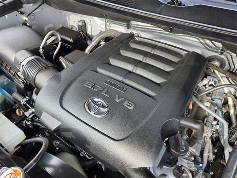 Used 2021 Toyota Tundra image 17