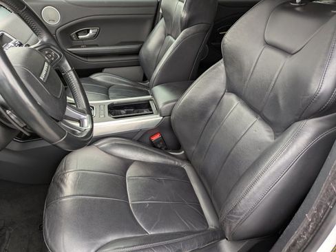 Used 2017 Land Rover Range Rover Evoque SE image 23