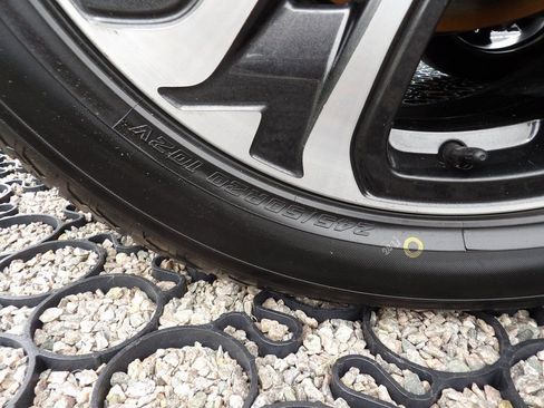 Used 2023 Subaru Ascent Limited w/ Technology Package image 27