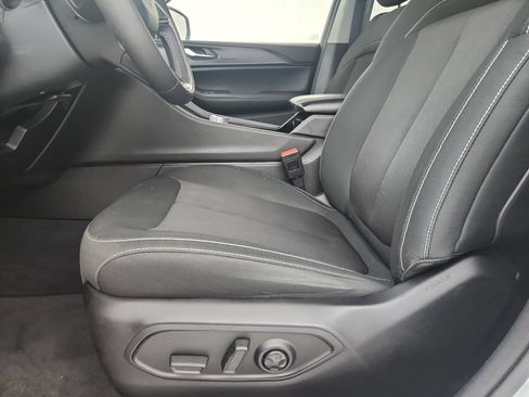 Used 2023 Jeep Grand Cherokee Laredo AWD/4WD image 22