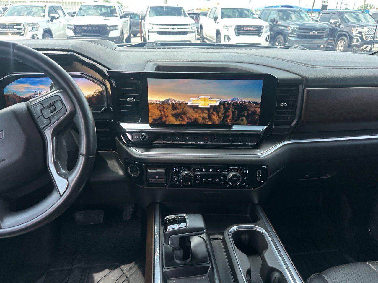 Used 2025 Chevrolet Silverado 1500 High Country AWD/4WD image 10