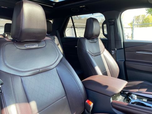 Used 2025 Ford Explorer Platinum AWD/4WD image 21