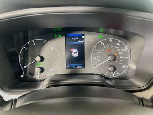 Used 2025 Toyota Corolla LE FWD image 15