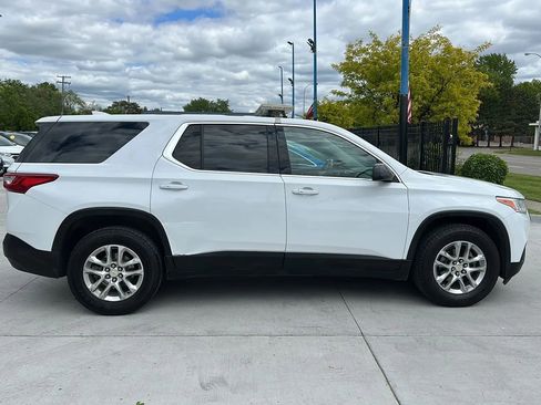 Used 2021 Chevrolet Traverse LS image 4