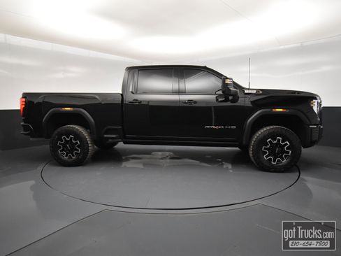 Used 2025 GMC Sierra 2500 AT4X image 48