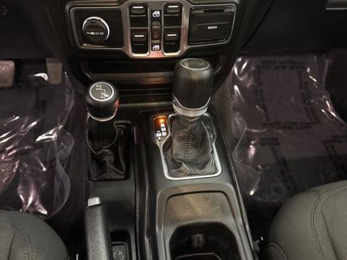 Used 2021 Jeep Wrangler Unlimited Sport image 12
