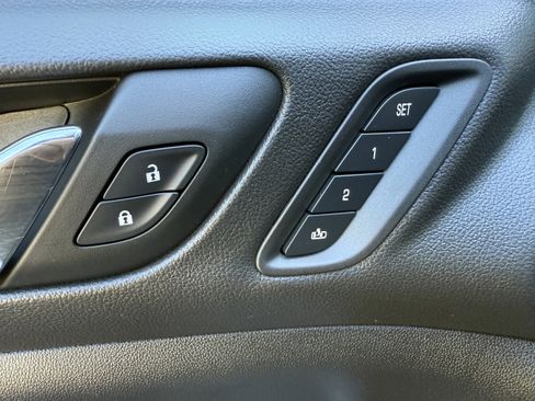 Used 2023 GMC Acadia SLT w/ Preferred Package image 38