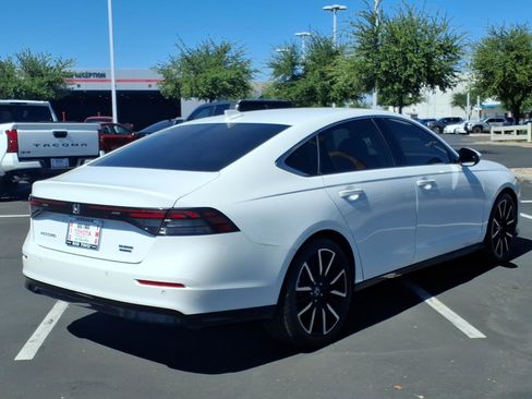 Used 2023 Honda Accord Touring image 4