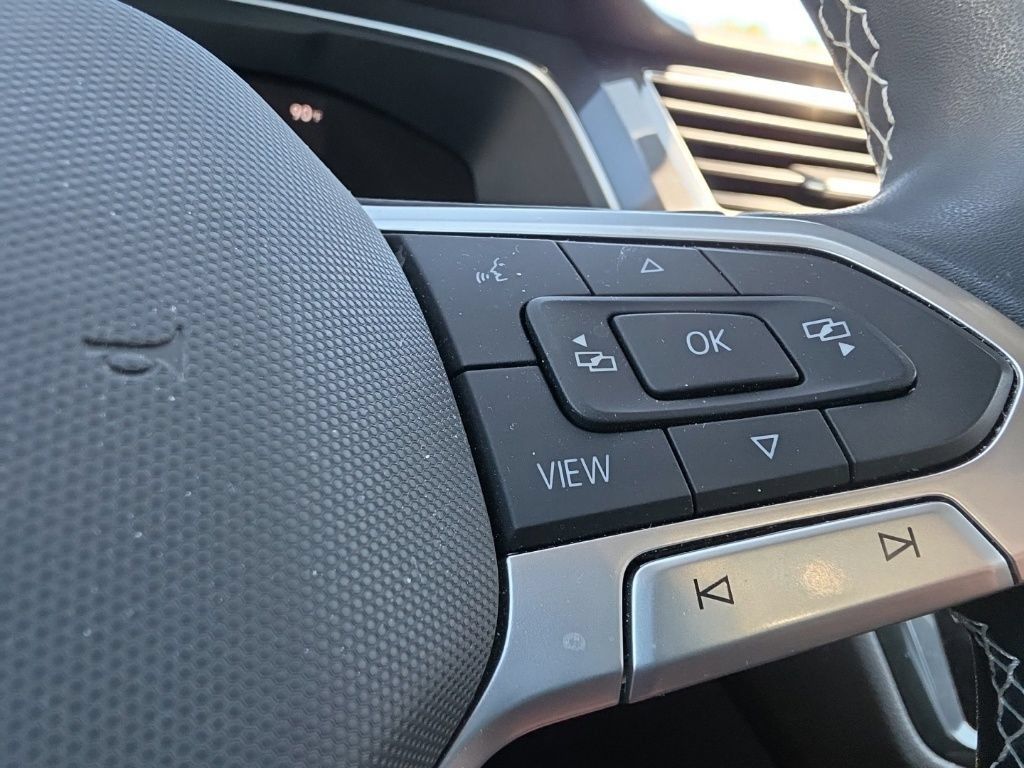 Certified 2023 Volkswagen Tiguan SE FWD image 18
