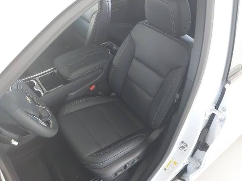 New 2027 Chevrolet Traverse LT w/ Driver Confidence Package FWD image 23
