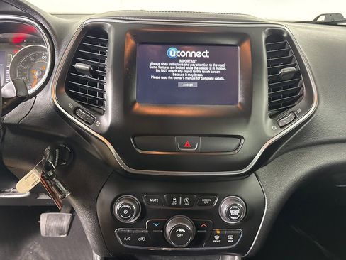 Used 2020 Jeep Cherokee Latitude image 15