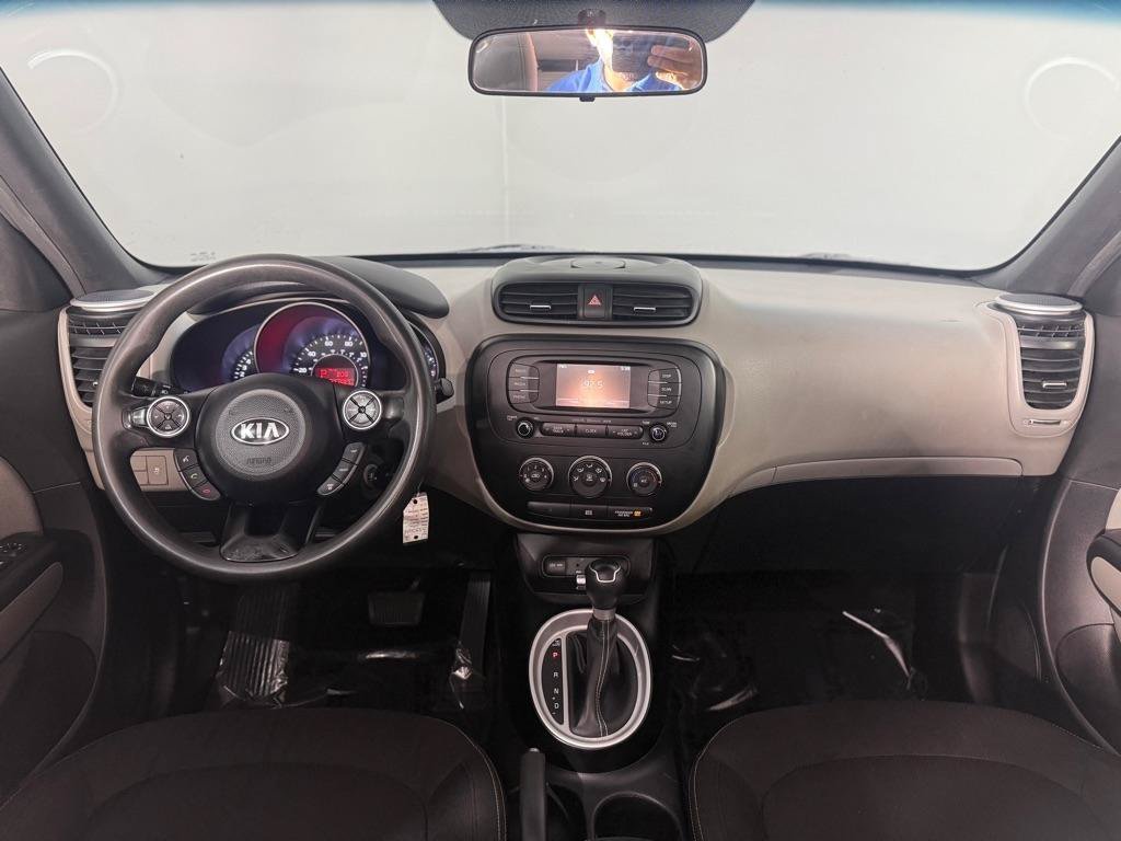 Used 2016 Kia Soul + FWD image 11