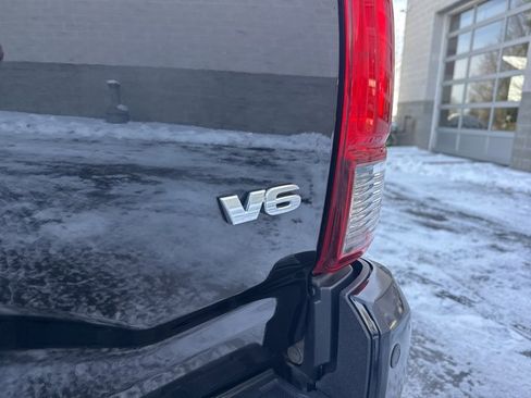 Used 2019 Toyota Tacoma TRD Sport image 12