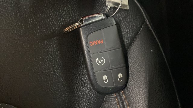Used 2022 Jeep Compass Limited w/ Sun and Sound Group AWD/4WD image 21