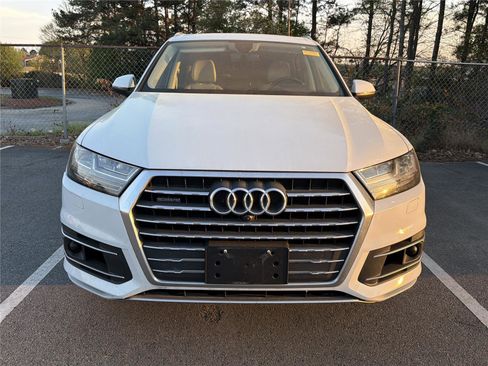 Used 2019 Audi Q7 3.0T Prestige w/ Prestige Package image 2