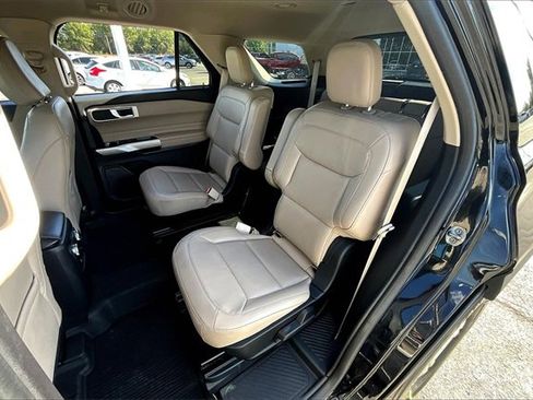 Used 2022 Ford Explorer XLT w/ Equipment Group 202A image 22