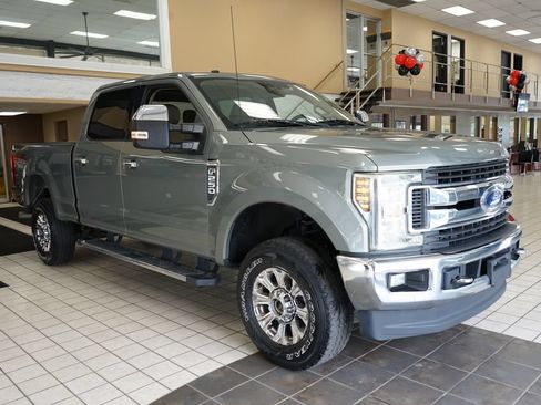 Used 2019 Ford F250 XLT w/ XLT Premium Package AWD/4WD image 19
