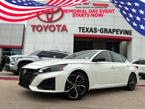 Used 2025 Nissan Altima 2.5 SR FWD image 1