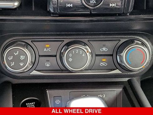 Certified 2025 Nissan Kicks SV AWD/4WD image 26