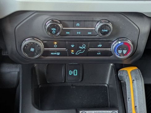 Used 2023 Ford Bronco Badlands w/ Sasquatch Package image 17