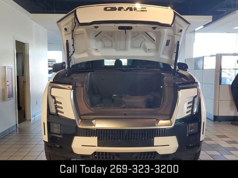 New 2025 GMC Sierra EV Denali image 27