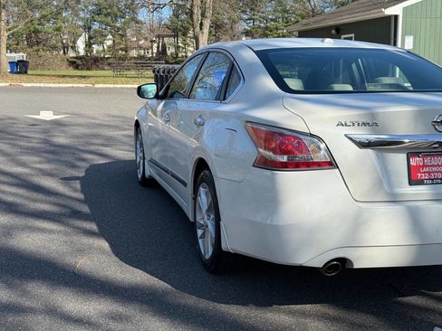 Used 2015 Nissan Altima 2.5 SV w/ Convenience Package image 8
