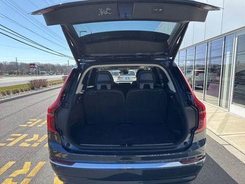 Used 2025 Volvo XC90 B6 Plus image 11