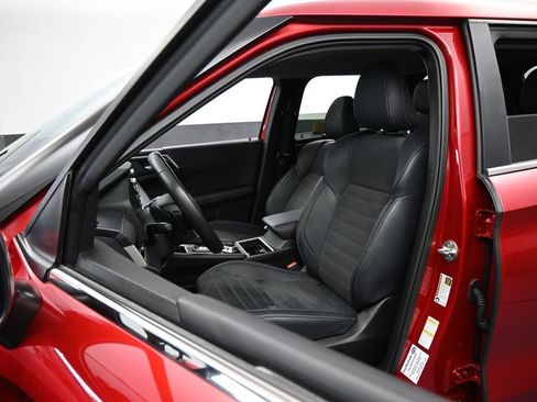 Used 2024 Mitsubishi Outlander SE Black Edition FWD image 10