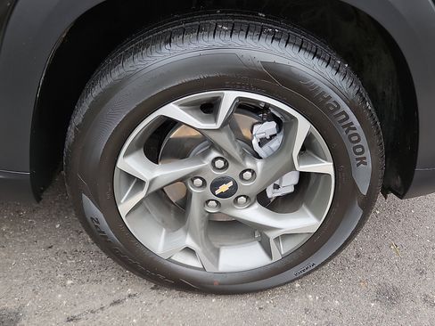 Used 2026 Chevrolet Trax LT w/ Driver Confidence Package image 8