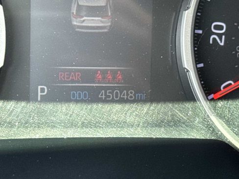 Used 2019 Toyota RAV4 XLE w/ Convenience Package FWD image 22