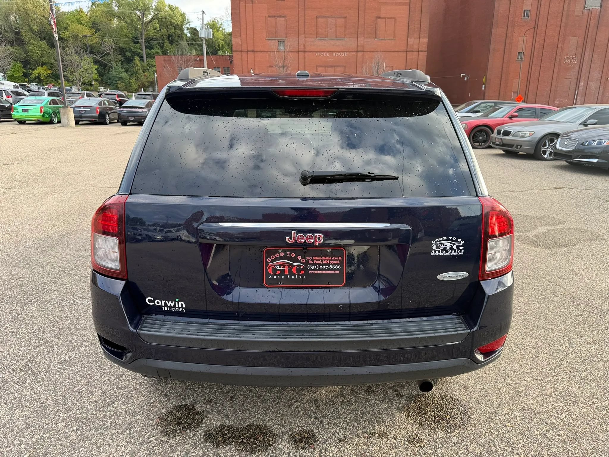 Used 2017 Jeep Compass Latitude FWD image 5