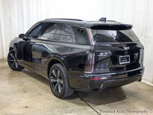 Certified 2026 Cadillac Vistiq Luxury AWD/4WD image 9
