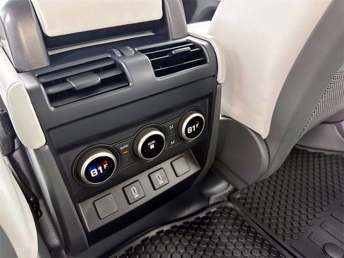 New 2026 Land Rover Defender 110 X-Dynamic SE image 15