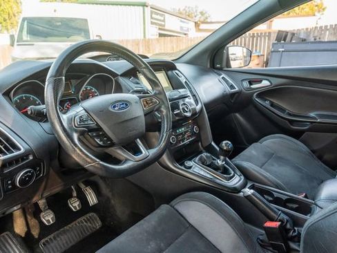 Used 2017 Ford Focus RS image 23