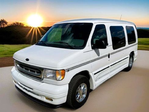 Used 2000 Ford E-150 and Econoline 150 RWD image 1