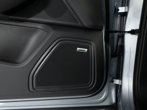 New 2026 Porsche Macan Turbo AWD/4WD image 20