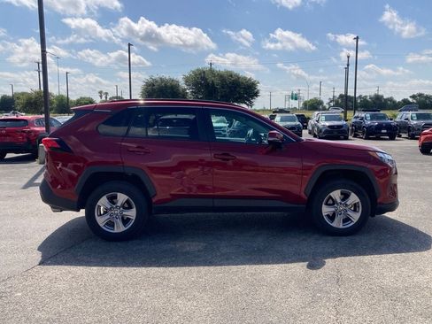 Used 2025 Toyota RAV4 XLE FWD image 4