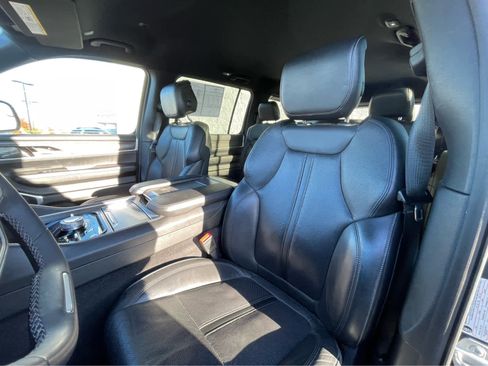 Used 2023 Jeep Wagoneer Series III w/ Preferred Equipment Group image 21