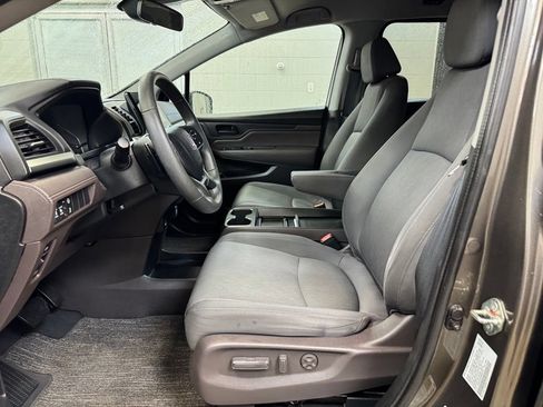Used 2021 Honda Odyssey EX image 13